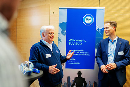 TÜV SÜD expert Christoph Gatzen showcasing nuclear digitalisation solutions for fusion and fission at the binding.energy B2B conference in Germany